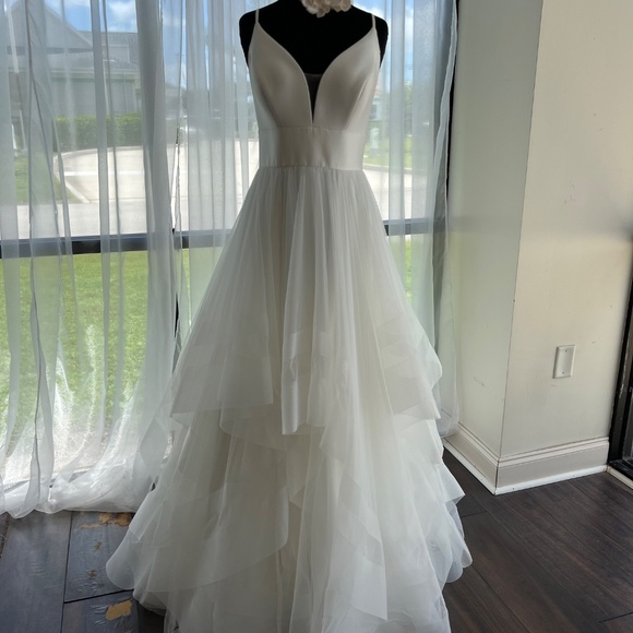 Bridal Gown - Picture 3 of 4